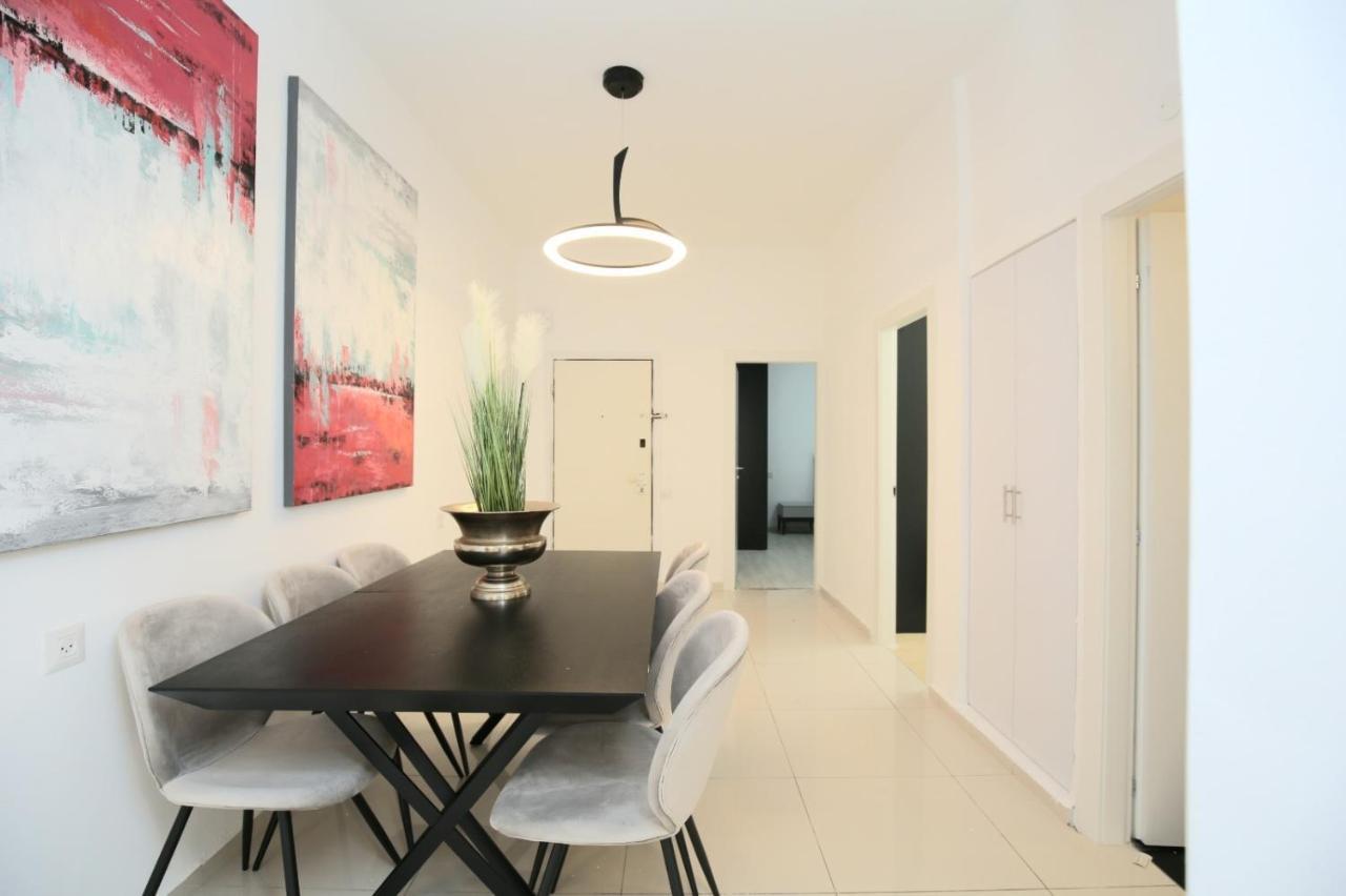 City Center Luxury Apartment In Netanja Exterior foto